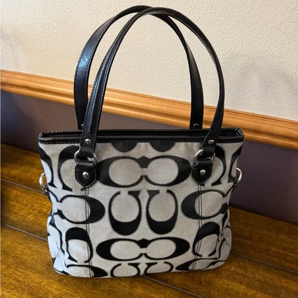 Coach Daisy Outline Signature Metallic Mia Shoulder Bag - Picture 6 of 10